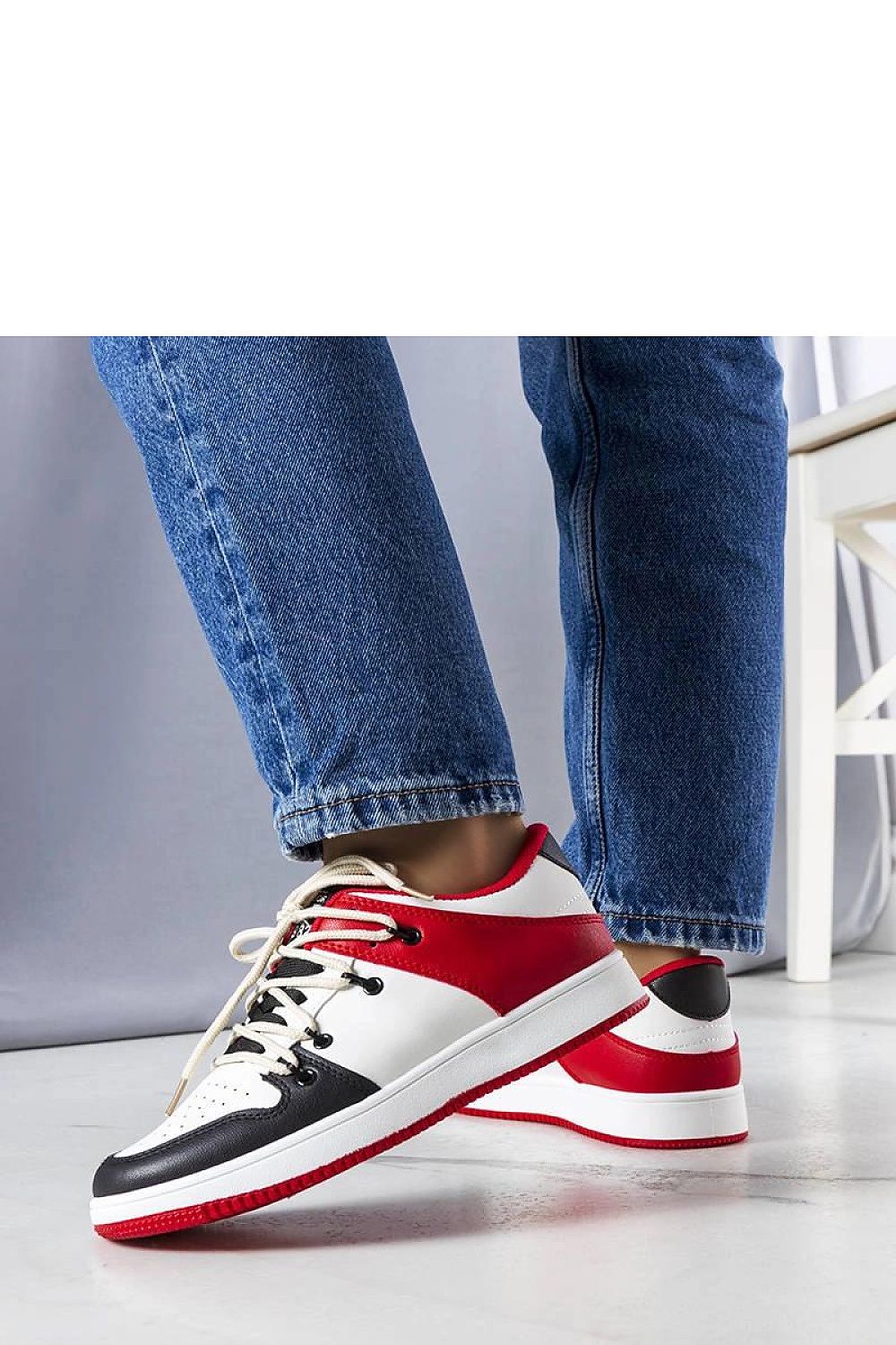 Baskets model 208014 Solea