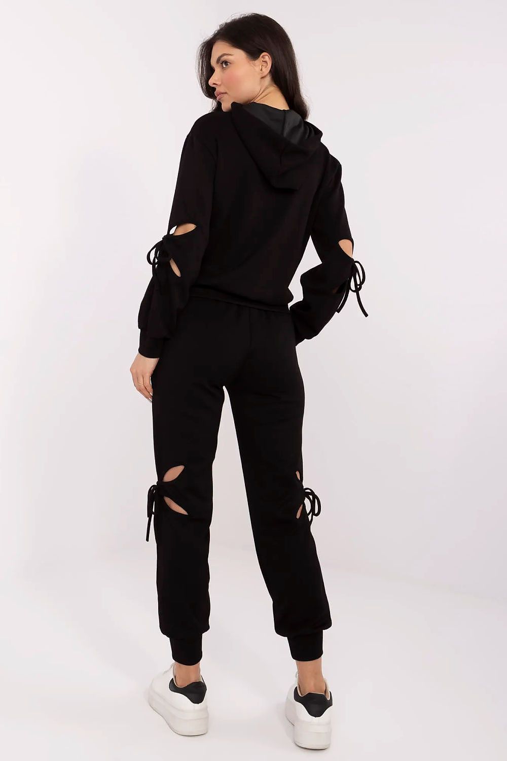  L`ensemble model 210121 NM 