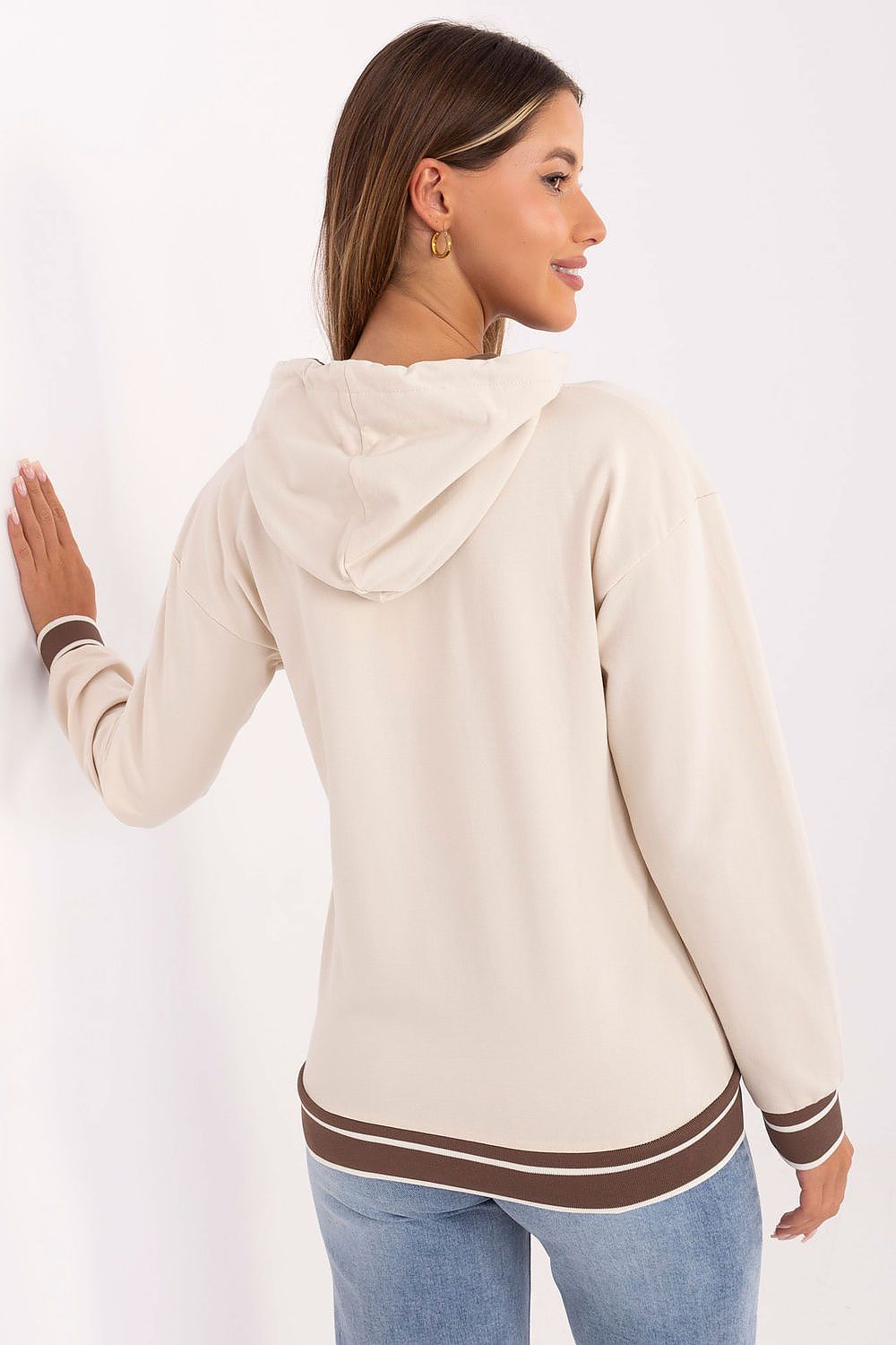  Sweatshirt model 217028 Relevance 